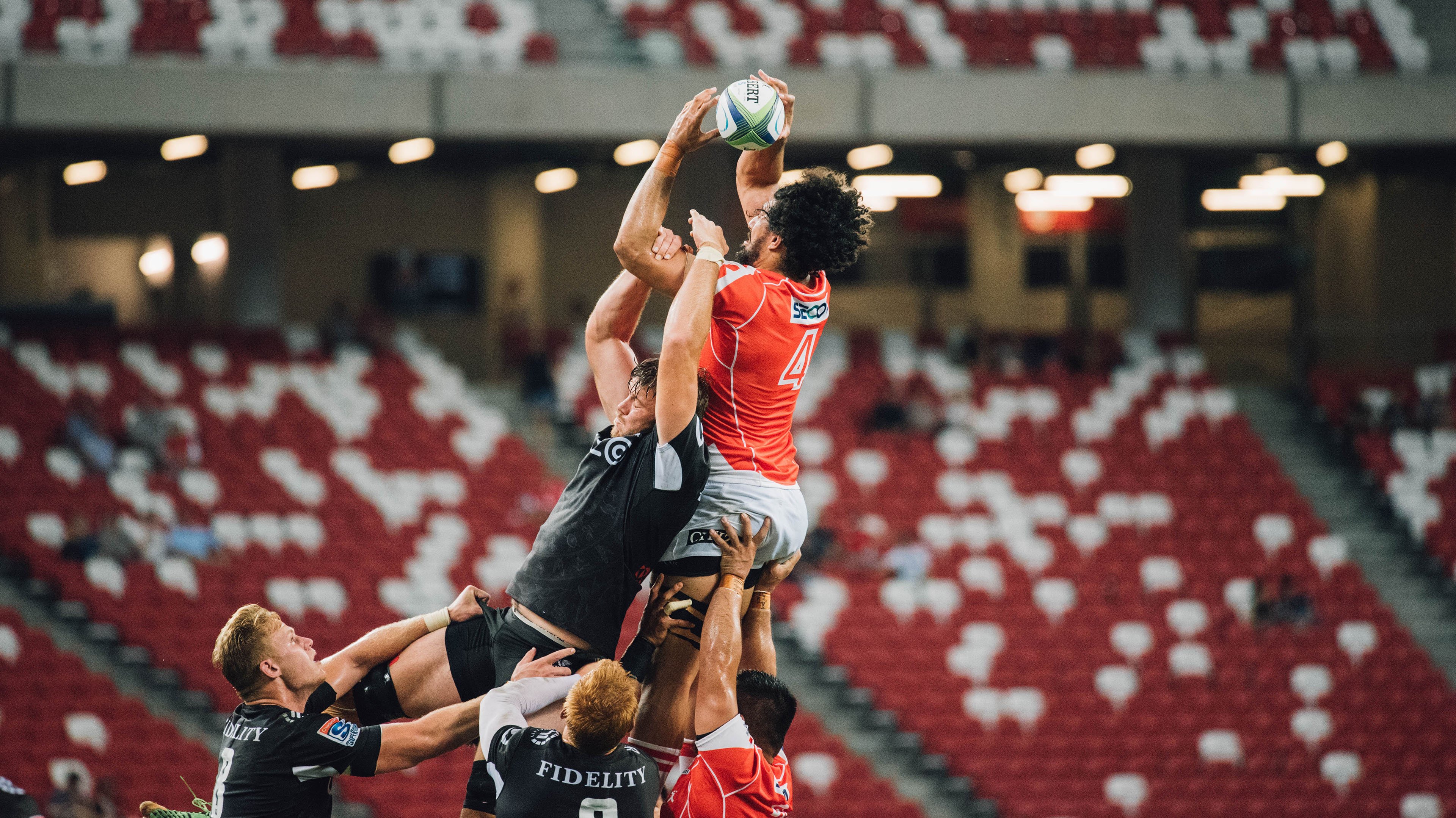 开云体育在线-欧冠决赛之夜，德里赫特稳定输出不掉线，钢铁防线背后的反脆弱哲学